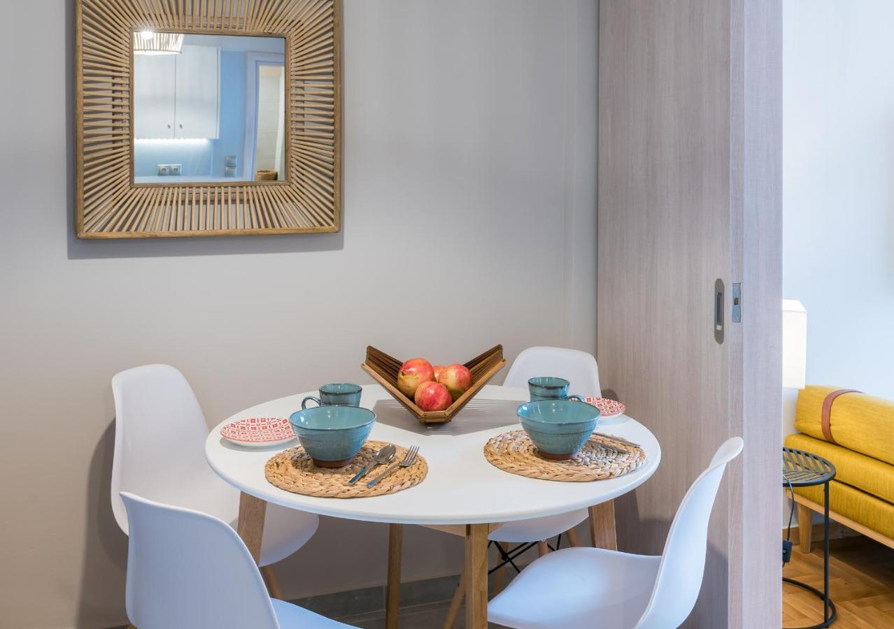 Apartamento Brand New Aprtm Touching Acropolis Atenas Exterior foto